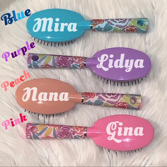 Beauty hairbrush initial name - Picture 2 of 11